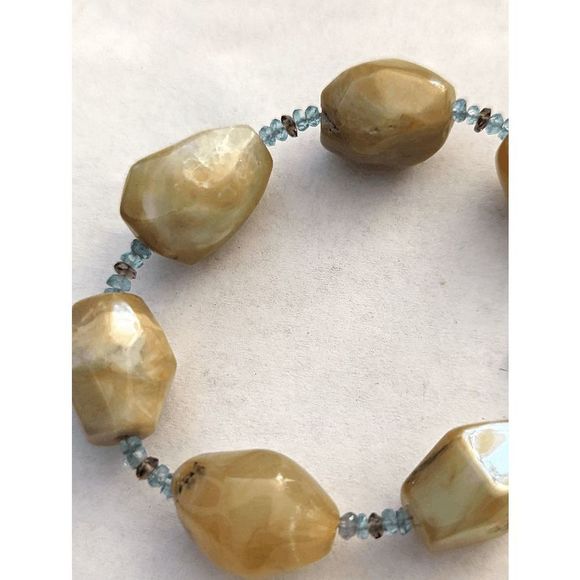 Hand-crafted honey-tone natural stone? bracelet 8" blue beads - Picture 3 of 4